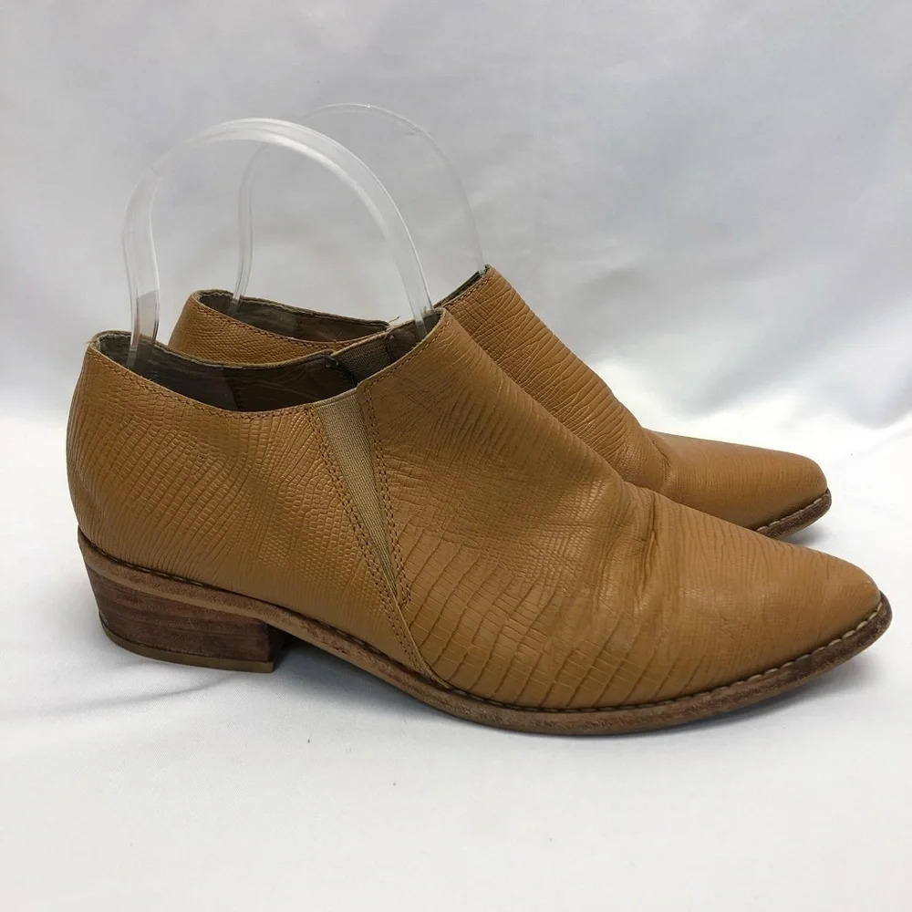 Kaanas brown ankle bootie 37